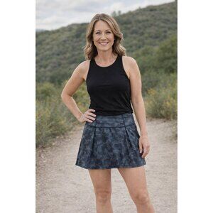 Ideology size Small Camo Grey Inverted Pleats Skort